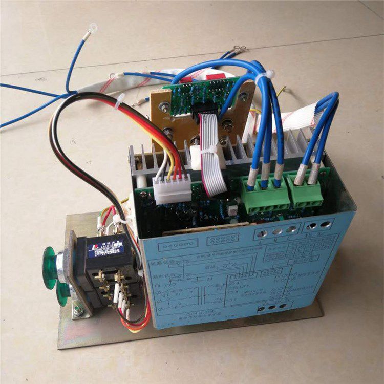 ZH-4(2.5)M照明信號(hào)綜合保護(hù)器 礦用智能開關(guān)保護(hù)裝置